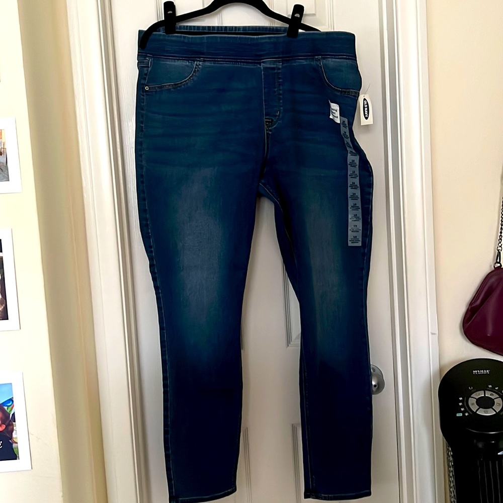 NWT Size 18 Old Navy Rockstar Super Skinny Jeggings